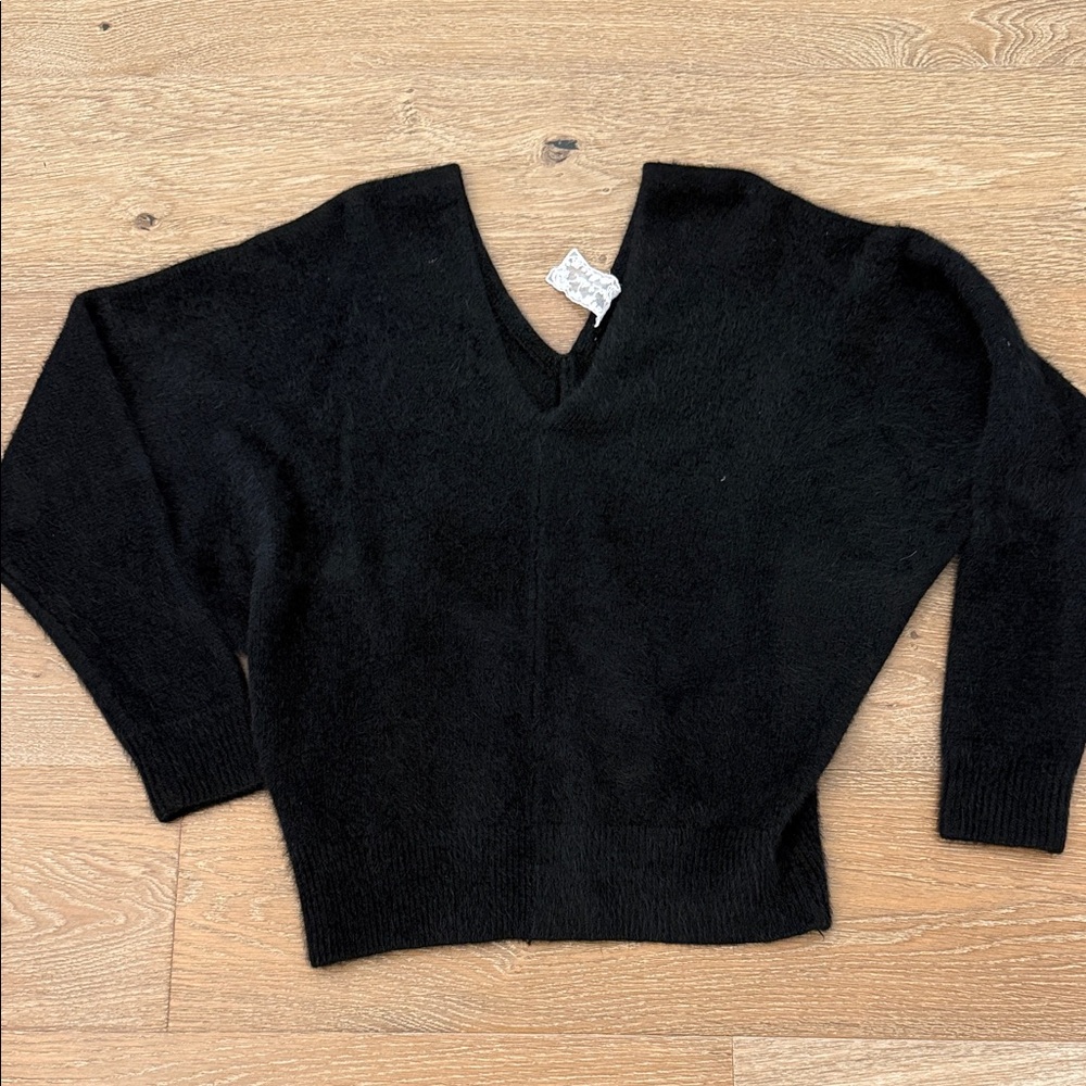 Sadie & Sage Classic Black V-Neck Sweater